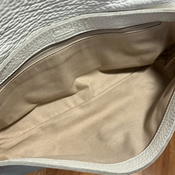 Chloé Saskia White Leather Flower Embossed Shoulder Bag - Picture 9 of 10